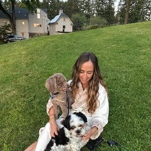 Meet your Posher, Esther